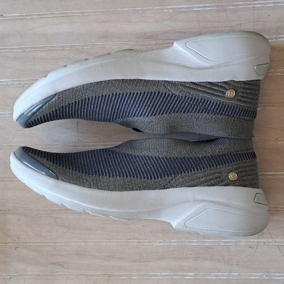 Women's Bzees Outburst Slip On OLIVE Navy Metalic Comfort Walking Sneakers - Picture 7 of 10